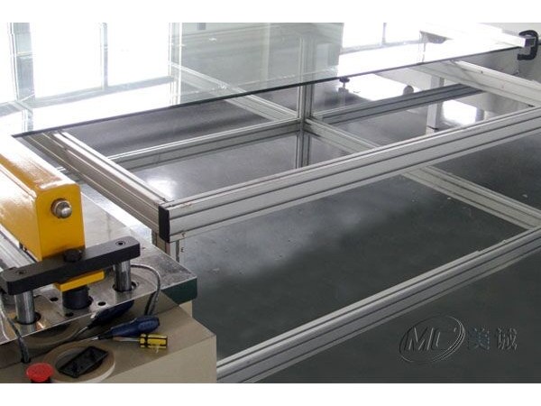 工業鋁型材工作臺如何選型？