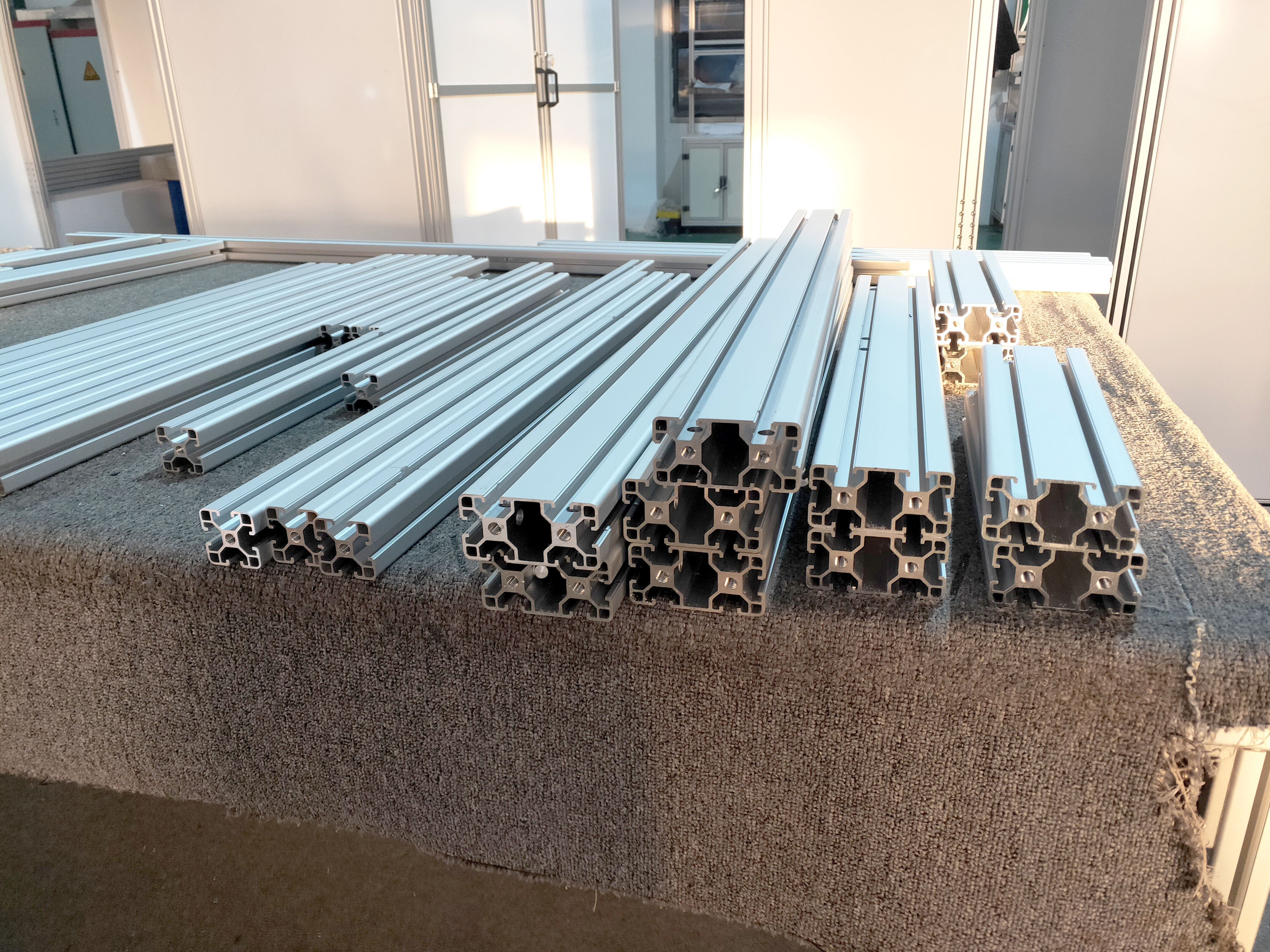 劃算的要點(diǎn)是這個(gè)，鋁型材框架加工廠